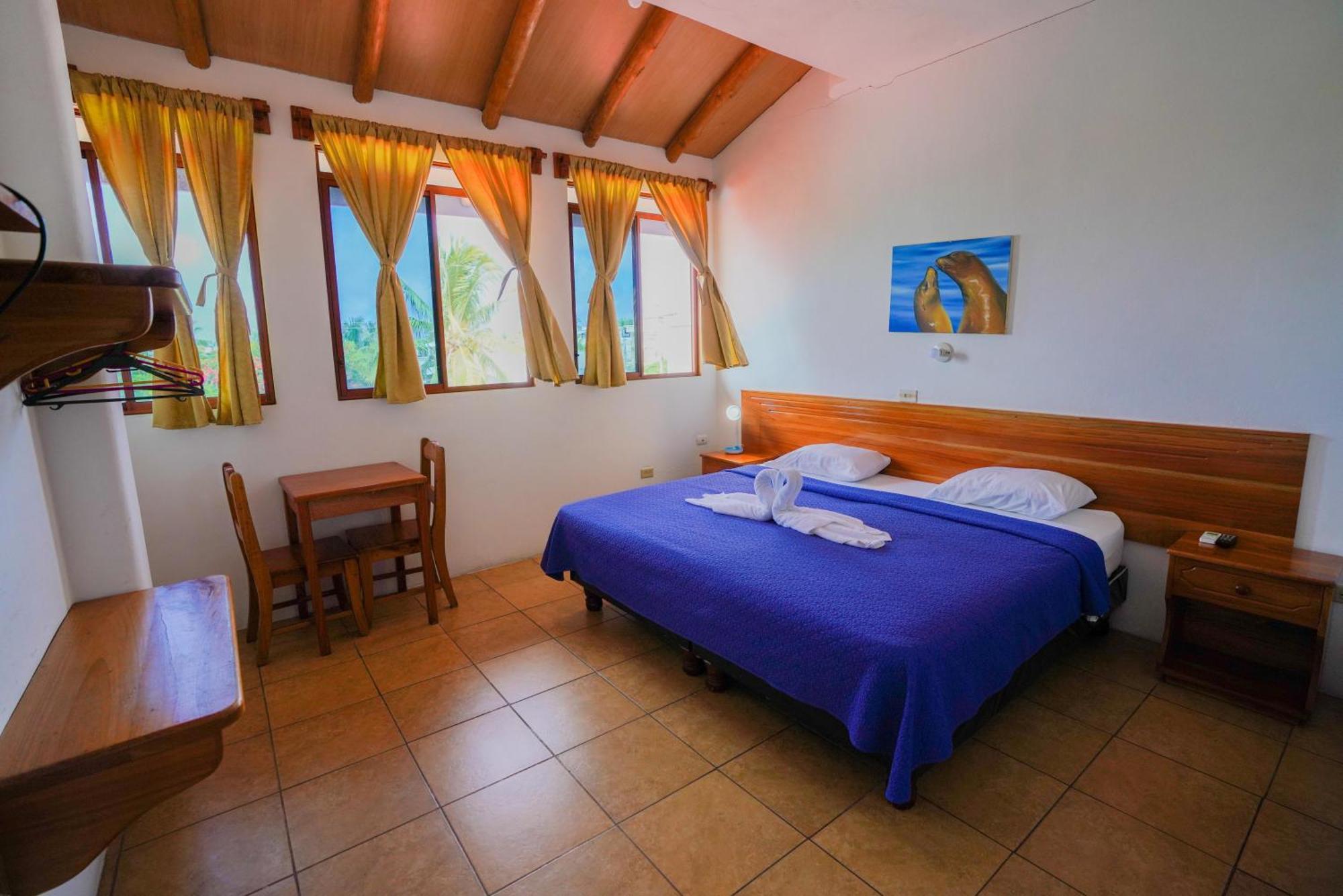 Galapagos Verde Azul Puerto Ayora  Extérieur photo