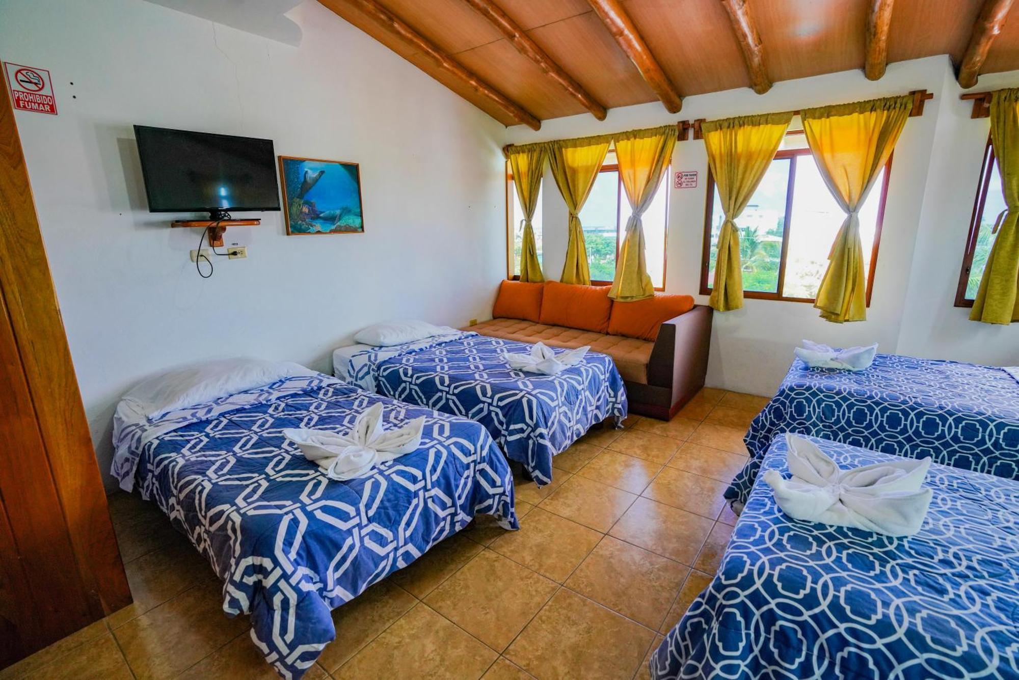Galapagos Verde Azul Puerto Ayora  Extérieur photo