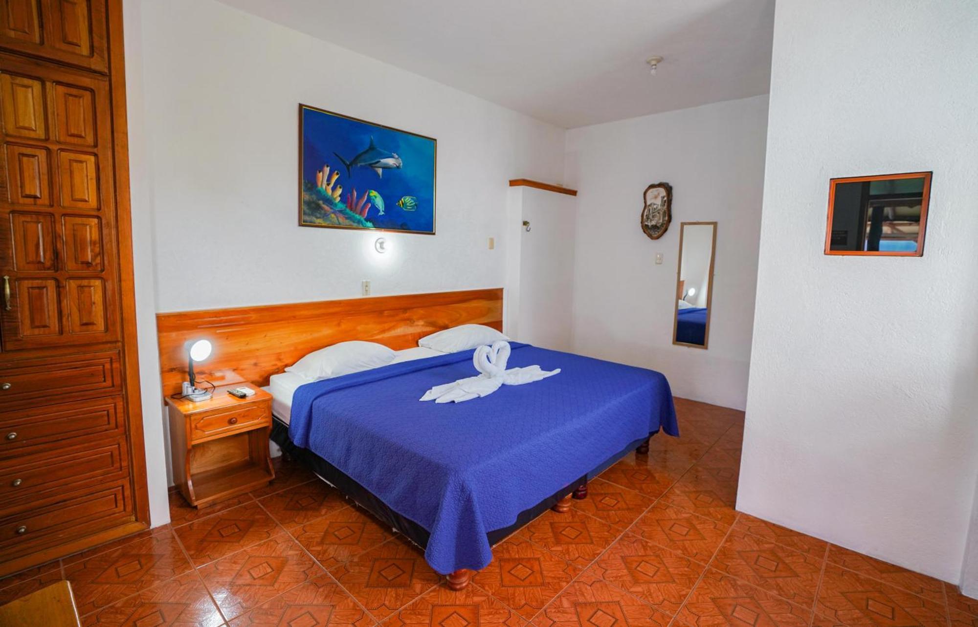 Galapagos Verde Azul Puerto Ayora  Extérieur photo
